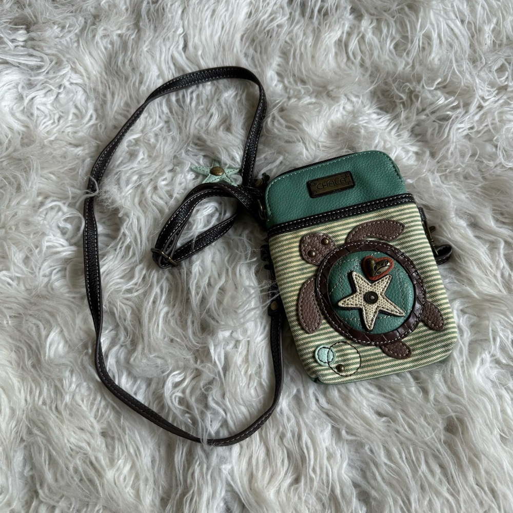 Chala Cell Phone Cross Body – Sea Turtle Teal Stripe
